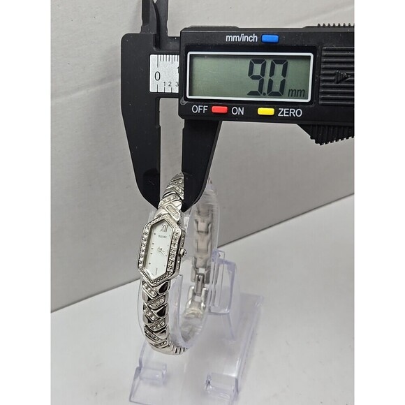 Pulsar 1N00 X204 Ladies Hexagon Crystal Accent MOP Dial Quartz Watch New Battery - Picture 5 of 11